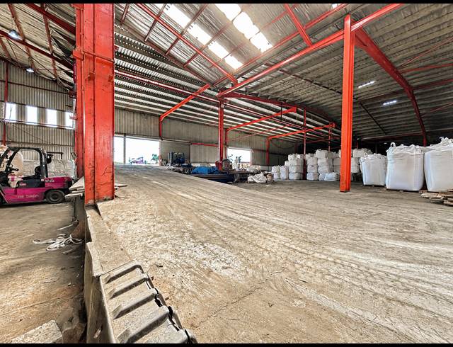 7,618M² WAREHOUSE FOR SALE IN MOBENI